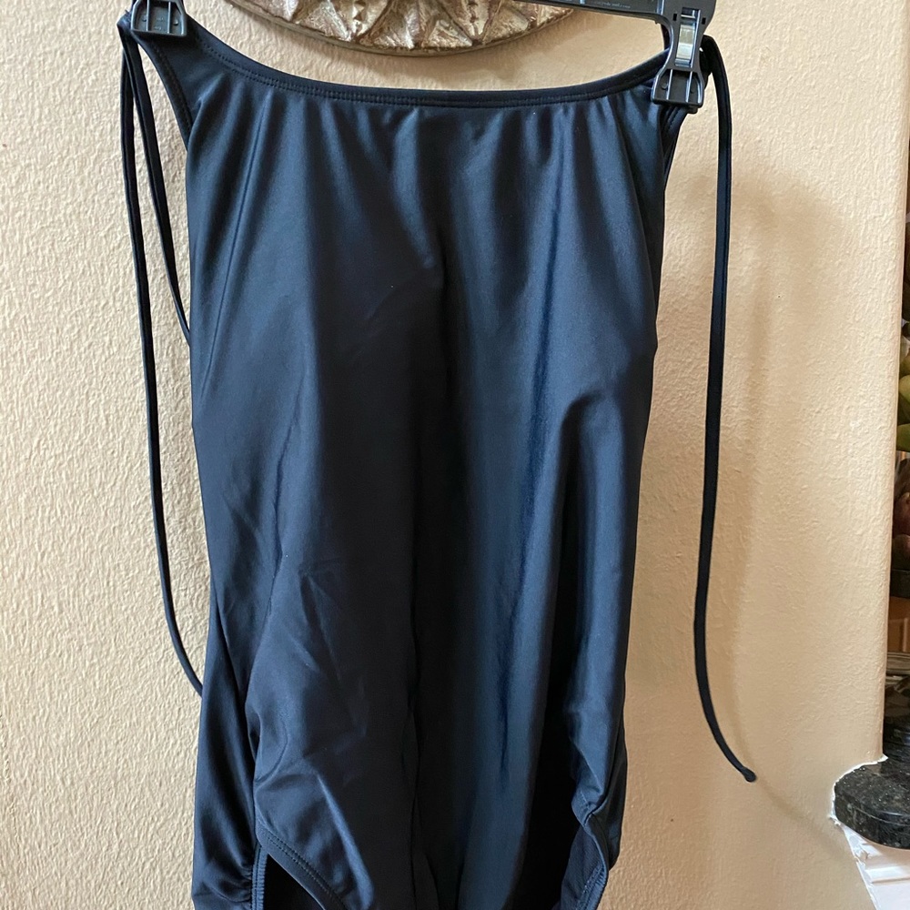 black one piece swim suit